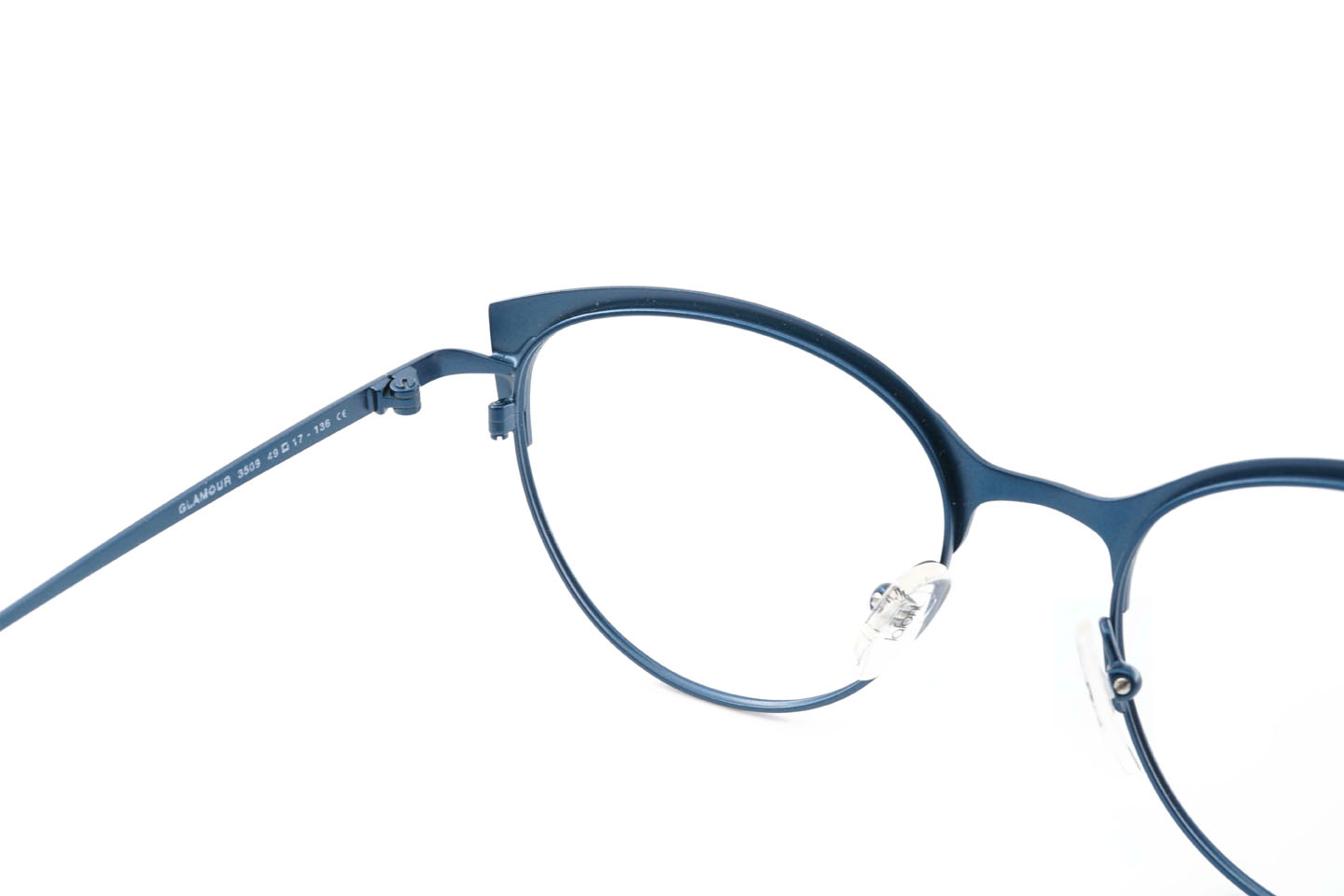 Glamour – Image 13