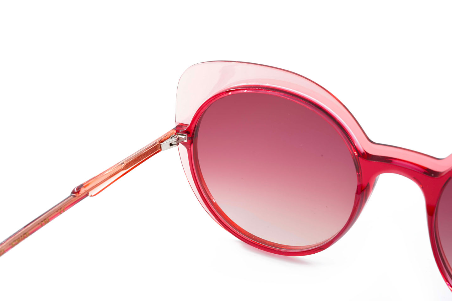 Emelyne – Image 13